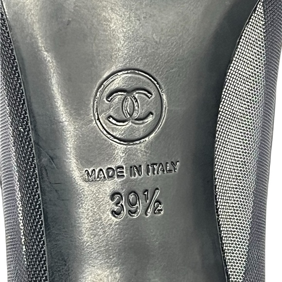 CHANEL Escarpins Interlocking CC Logo Pumps Navy Blue Size 39.5EU, 9.5US - Picture 12 of 15